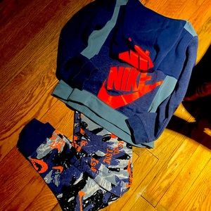 Nike youth medium hoodie and sweatpants